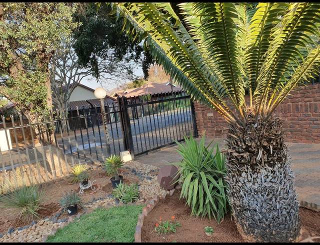 4 BEDROOM HOUSE SOLD IN THERESAPARK